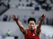 熊猫直播- 田径邀请赛掀起高潮，中原旋风队逆转东海麒麟队，高压逼抢奏功——临场应变见真章